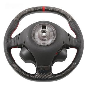 Volante de Cuero Negro y Fibra de Carbono Real Hecho en Fábrica para Autos de Carreras <span class=keywords><strong>Ferrari</strong></span>, Volante de Auto de 3 Carreras, de Antiguo a Nuevo - Product Image 3