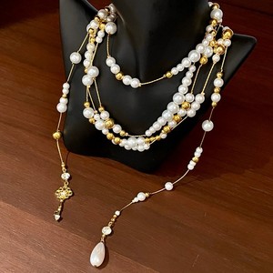 Collar de Perlas de Imitación de Aleación de Zinc Grado AA con Colgante de Llave, Cuentas Redondas Blancas, Cadena para Suéter para Mujer, Uso Diario - Product Image 1