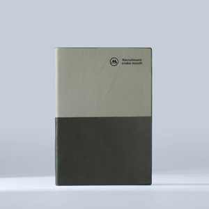 Libreta de Negocios Universal A5 con Tapa de Collage, Diario, Agenda con Páginas Diarias y Mensuales para el Mercado de los Últimos Productos - Product Image 3