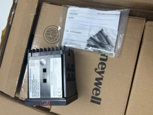 Controlador de Temperatura Digital UDC2800 DC2800-CE-0S0-200-000-00-0 - Product Image 2