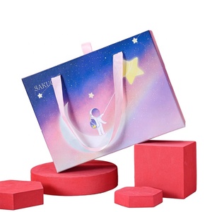 Brand Oem Factory Customised Premium Hardboard Gift Wrapping Clothing Paper Box With Handle