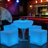 Sedie in Plastica con Luci LED, Sedia da Pranzo, Sgabello da Bar, Tecnologia LED Moderna, Arredamento Commerciale Europeo per Bar, Set da Pranzo per Esterni