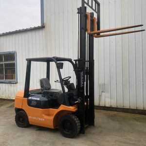 Montacargas Usado <span class=keywords><strong>Toyota</strong></span> FD20 2T con Motor Diésel, Excelente Relación Calidad-Precio - Product Image 1