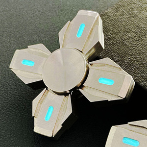Top <span class=keywords><strong>Fidget</strong></span> <span class=keywords><strong>Spinner</strong></span> phát sáng, lớp phủ carbon giống như kim cương & Hệ thống mang chống trọng lực cho căng thẳng EDC tiktok - Product Image 5