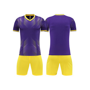 Aangepaste naamnummer Ademend voetbalshirt met korte mouwen Sneldrogend voetbalshirt voor spelers en fans Teamkleding - Product Image 6