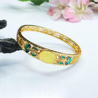 Bracelet creux en laiton plaqué or Bijoux de mode Bracelets en ambre cloisonné pour femmes Bracelets en ambre en pierre naturelle Vente en gros