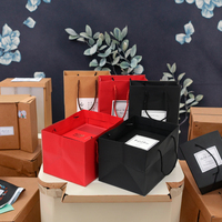 Emballage de boulangerie et de sushi carton kraft à main rouge noir papier fourre-tout sacs-cadeaux pour le retour de nourriture et l'offre de cadeaux