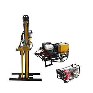Machine de forage et de carottage hydraulique pour l'échantillonnage dans les petites zones minières montagneuses - Product Image 1
