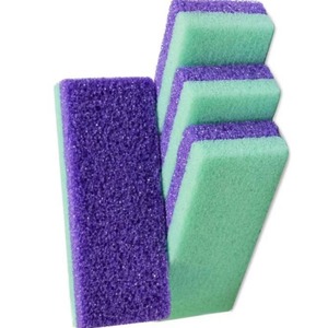 Piedra pómez Everything Pu de 3x1.6x0.5 pulgadas, grano medio, para eliminar callosidades de los pies - Product Image 2