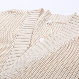 Gilet en tricot côtelé pour homme avec logo personnalisé, pull sans manches à col en V, haut en tricot brodé pour homme - Product Image 3