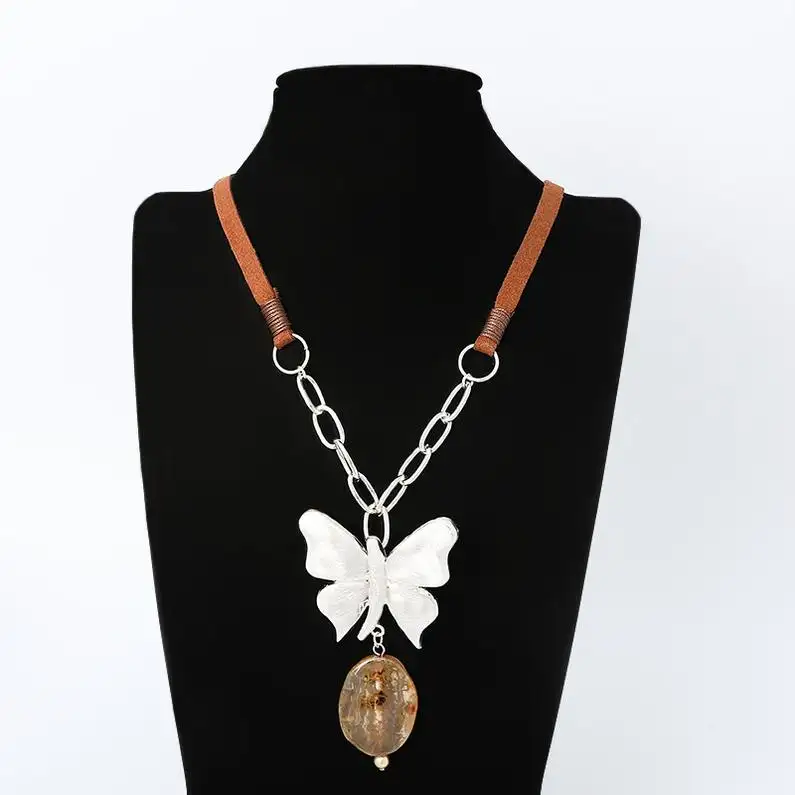 Kalp kolye kolye hediye taş yuvarlak boncuk kelebek aşk çin toptan ay moda boncuklu kadın skapular kolye
