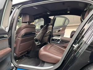 <span class=keywords><strong>BMW</strong></span> <span class=keywords><strong>740</strong></span> Premium <span class=keywords><strong>2020</strong></span> d'occasion, empattement long, cuir Nappa, toit ouvrant panoramique, Bluetooth, conduite à gauche, berline automatique, intérieur foncé, jantes R18 - Product Image 5