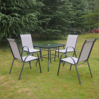 Ensemble de mobilier de jardin pour jeunes : Table de repas extérieure et 6 chaises empilables – Prix de gros