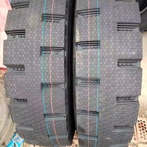Neumáticos para Camiones de Carga Pesada 650/700/825/900/1000/1100/1200R20, Alta Capacidad de Sobrecarga, Modo Minería, Alta Calidad, Precio de Fábrica al por Mayor - Product Image 1