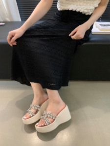 รองเท้าแตะรัดส้นแบบสวมประดับเพชร พื้นหนา สไตล์ลำลอง สำหรับผู้หญิง แฟชั่นฤดูร้อนปี 2024 - Product Image 6