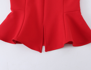 Top Casual da Donna Senza Maniche con Lacci e Dettagli Traforati in Colore Rosso - Product Image 4