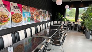 Set di Sedute per Diner Stile Anni '50, Divanetto Angolare a L <span class=keywords><strong>in</strong></span> Pelle PU con Tavolo e <span class=keywords><strong>Sedie</strong></span> per Ristoranti e Hotel - Product Image 4