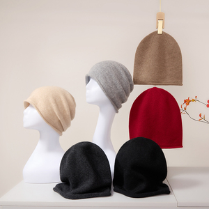 Cappelli a cuffia in Cashmere invernali personalizzati arrotolati Ege tinta unita da donna di lusso carini in Cashmere in maglia calda - Product Image 1