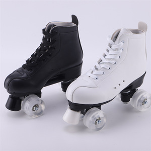 Patins à roulettes unisexes à roues lumineuses, patins à roulettes à double rangée, chaussures à quatre roues, patins pour adultes, <span class=keywords><strong>taille</strong></span> <span class=keywords><strong>34</strong></span> à 45, noir et blanc - Product Image 4