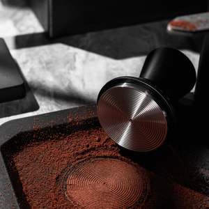 Herramientas de Barista, Tamper de Café Calibrado de Acero Inoxidable, Moderno, Reutilizable, Manual, con Base Ondulada - Product Image 3