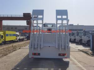 Camion à plateau plat 8x4 efficace |   Stabilisateurs hydrauliques + treuil + échelle renforcée pour un chargement rapide - Product Image 4