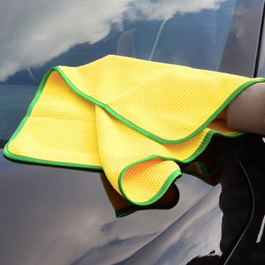 Serviette de nettoyage de voiture 40x60cm en microfibre gaufrée jaune pour le detailing automobile - Product Image 1