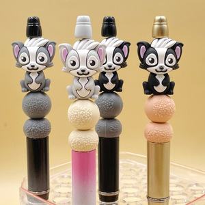Nuevas llegadas: Cuentas focales de silicona 3D creativas con forma de gambá para la fabricación de bolígrafos, llaveros y joyas. - Product Image 2