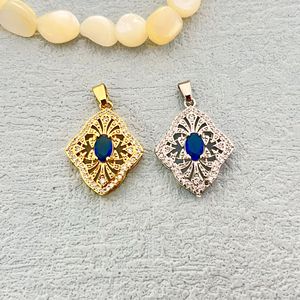 Collier pendentif géométrique en zircon avec micro-incrustation de pierre rouge, design unisexe, à porter au quotidien, plaqué cuivre - Product Image 3