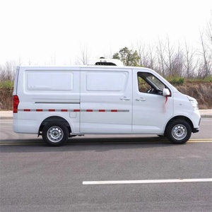 Nouveau véhicule de transport de la chaîne du froid avec <span class=keywords><strong>réfrigérateur</strong></span> isolé Caractéristiques Camion à essence manuel 4x2 Norme d'émission Euro 6 - Product Image 2