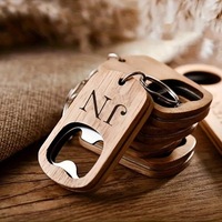 Logo de gravure laser personnalisé porte-clés en métal vierge et ouvre-bouteille de bière en bois porte-clés porte-clés ouvre-bouteille en bois