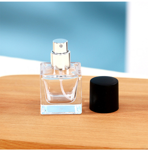 Square Mini Perfume Atomizer Empty <b>Glass</b> Square Perfume <b>Bottles</b> Atomizer Pump With Cap - Product Image 5