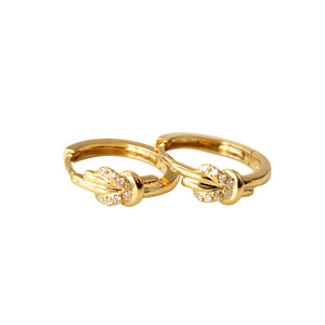 Orecchini Minimalisti a Nodo con Pietre Scintillanti, Design a Nodo Intrecciato, Eleganti Orecchini da Donna - Product Image 5