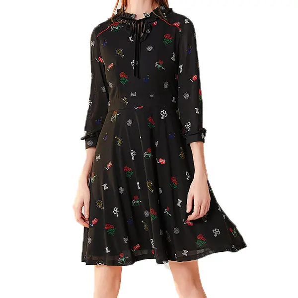 Hot koop nieuwe gedrukt zwarte chiffon zomer sheer jurk