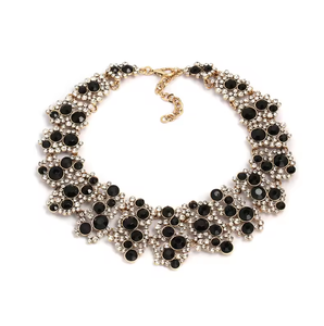 2026ZP Collier ras-de-cou élégant et tendance en alliage plaqué or avec chaîne à maillons, perles et strass, pour <span class=keywords><strong>femme</strong></span>, idéal pour commencer une conversation, cadeau - Product Image 3