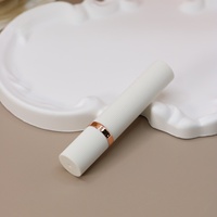 Tube de rouge à lèvres côtelé fin Yuecai, vide, pour crème mate, avec bande or rose et intérieur chromé or, conteneur de baume à lèvres, vente en gros