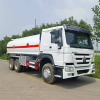 Camion-citerne Sinotruk HOWO 8X4 haute capacité, camion-citerne aux normes nationales II pour le transport routier en Afrique