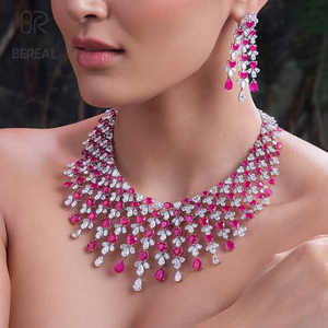 Ensemble de bijoux de mariée personnalisé en or 18 carats avec collier et boucles d'oreilles en moissanite VVS, chaîne en argent 925 avec diamants en moissanite de laboratoire, bijoux pour femmes - Product Image 1