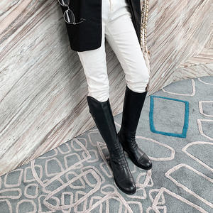 Bottes de chevalier équestre à la mode noire pour femmes avec fermeture à glissière arrière Baril haut et produits de cheval à talons bas - Product Image 2