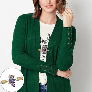 卸売カスタムラインストーン漫画ロゴシャツショールブローチカーディガンカラーセータークリップ衣類用 - Product Image 2