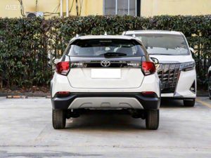 El <span class=keywords><strong>Toyota</strong></span> <span class=keywords><strong>Yaris</strong></span> L Atys Xuan X 1.5L CVT Leading Edition 2021 es un SUV <span class=keywords><strong>crossover</strong></span> de dos puertas desarrollado sobre la plataforma Atys. - Product Image 5