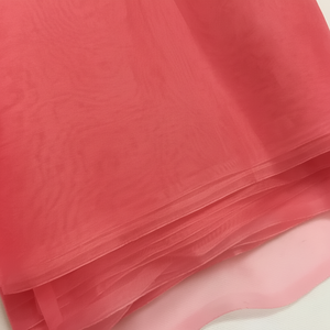 Tissu en organza uni de haute qualité, parfait pour les tenues de mariage, les tenues de fête et les créations élégantes de décoration intérieure - Product Image 1
