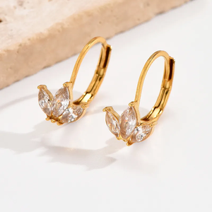 Pendientes de aro chapados en oro de 14K de circón de acero inoxidable, material principal de titanio para regalo de boda, 1 par - Product Image 2