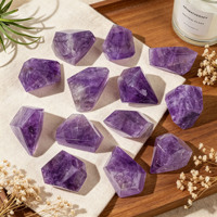 Vente en gros d'améthyste naturelle de forme libre, pierre de cristal polie et façonnée pour la guérison, la méditation et la décoration intérieure