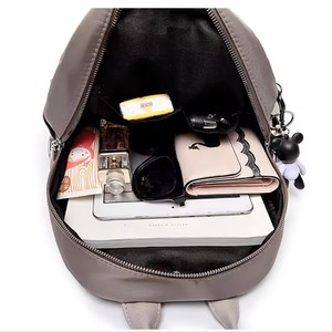 Mochila de nailon de moda para mujer, mochila versátil con cremallera de tela Oxford - Product Image 5