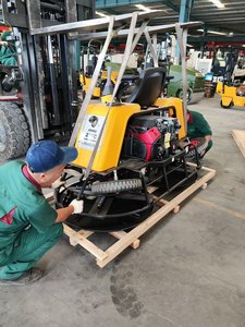 Revolución en el Acabado Sistematizado: Llanadora Integrada de 8 Cuchillas a Gasolina-Hidráulica - Product Image 2