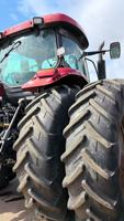 Tracteur agricole IH 125A d'occasion de qualité, tracteur de jardin 4x4 60 CV à faible niveau sonore pour moteur