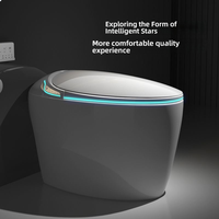 WC intelligent moderne de luxe à poser au sol, électronique et automatique, pour les nouveaux projets de décoration intérieure