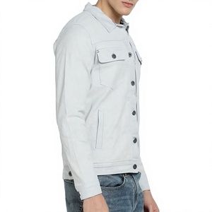 เสื้อแจ็คเก็ตยีนส์สีเทาอ่อนสำหรับผู้ชาย ทรงปกติ ติดกระดุมด้านหน้า สีพื้น สวมใส่สบายๆ ในฤดูใบไม้ร่วง ผลิตจากผ้าฝ้ายทอ ตกแต่งด้วยการเย็บตะเข็บ - Product Image 3