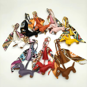 Sang trọng mới của phụ nữ PU da xe Keychain túi xách mặt dây chuyền với Tassel PURSE vòng chìa khóa động vật trang trí Dachshund túi quyến rũ - Product Image 4
