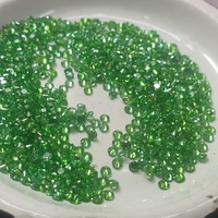 Usine en gros petite taille 1.6-2MM pierres CZ synthétiques coupe ronde couleur verte pierres de zircone cubique pour la fabrication de chaînes